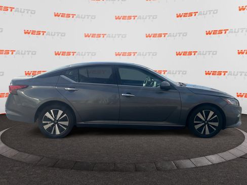 Used 2022 Nissan Altima 2.5 SV FWD image 6