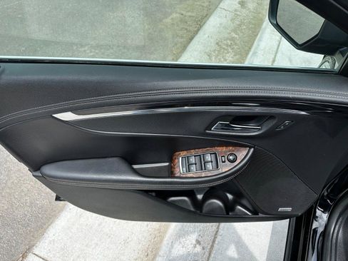 Used 2015 Chevrolet Impala LT image 9