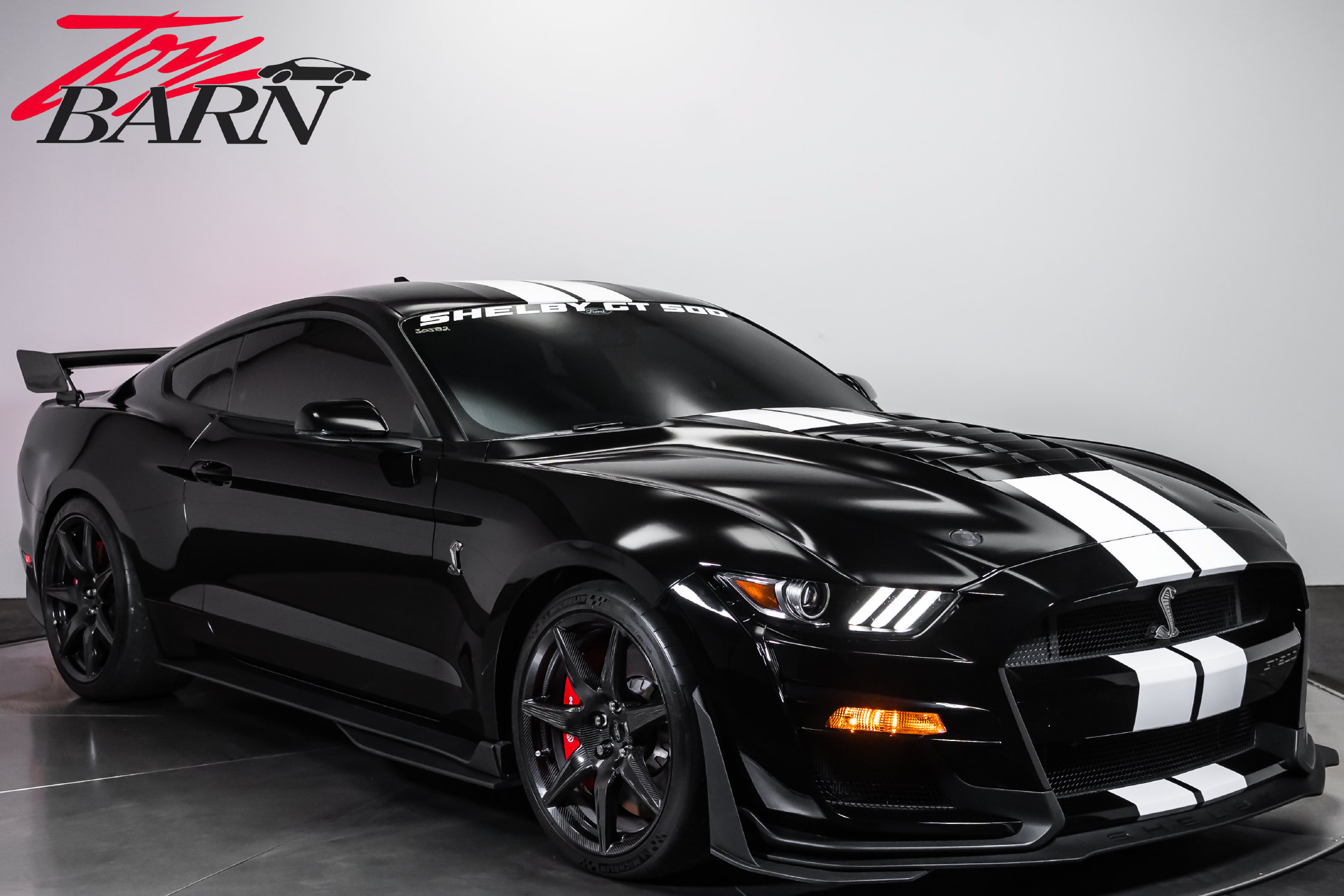 Used 2021 Ford Mustang Shelby GT500 w/ Carbon Fiber Track Pack RWD image 7