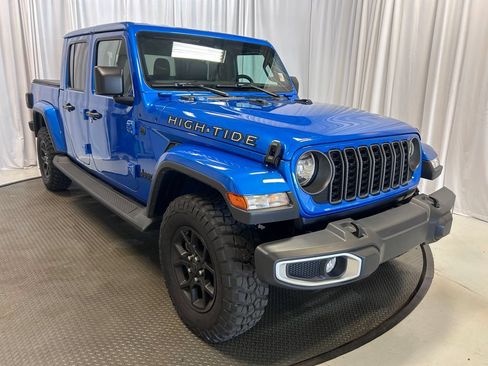 Used 2025 Jeep Gladiator Sport AWD/4WD image 22