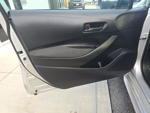 Used 2022 Toyota Corolla LE image 10