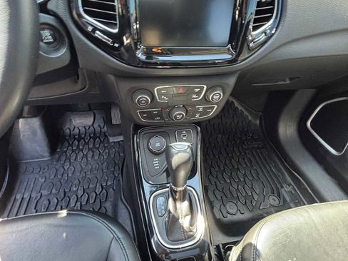 Used 2018 Jeep Compass Limited image 30