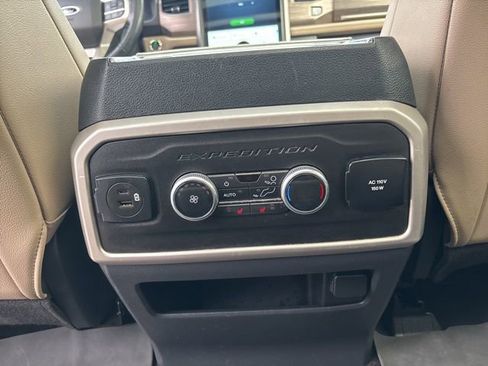 Used 2022 Ford Expedition Limited image 13