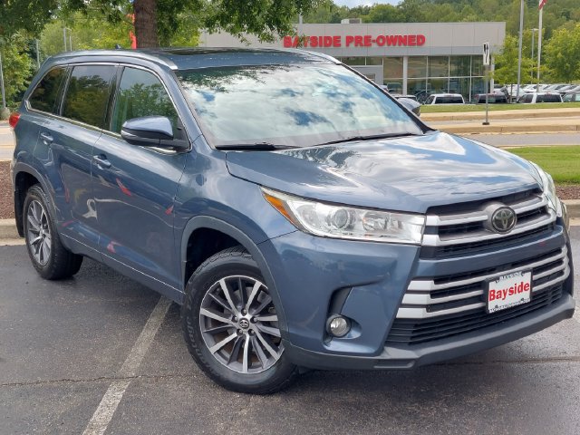 Used 2018 Toyota Highlander XLE AWD/4WD image 2