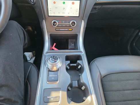 Used 2024 Ford Edge ST-Line image 13