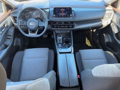 Used 2023 Nissan Rogue SV image 16