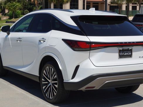 Used 2023 Lexus RX 350 Premium Plus w/ Cold Area Package FWD image 8