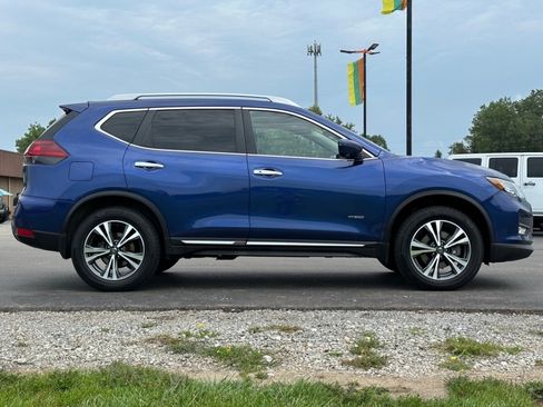 Used 2018 Nissan Rogue SL w/ Premium Package AWD/4WD image 9