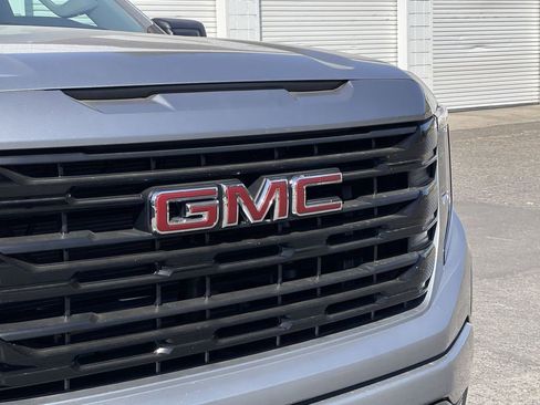 New 2025 GMC Sierra 1500 Elevation image 29