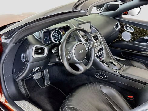 Used 2019 Aston Martin DB11 Volante RWD image 15