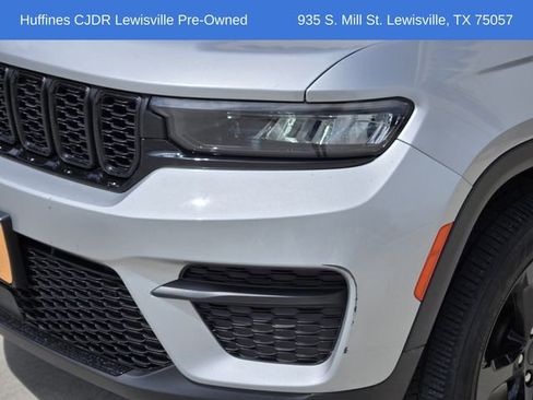 Certified 2023 Jeep Grand Cherokee Altitude RWD image 9