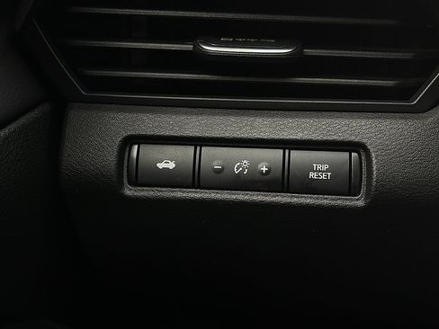 Used 2024 Nissan Altima 2.5 SV FWD image 19