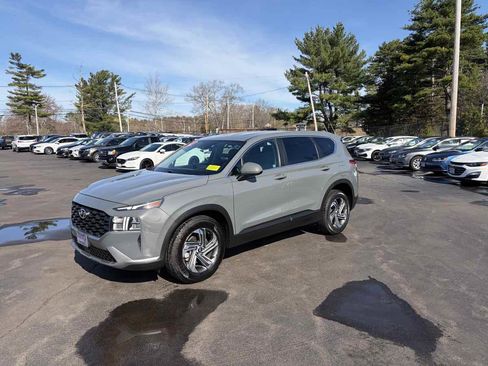 Used 2021 Hyundai Santa Fe SE image 1