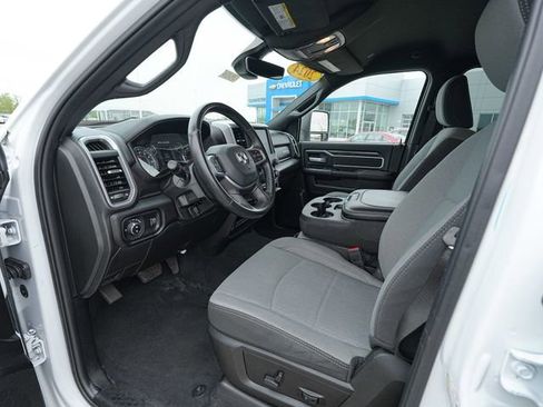 Used 2024 RAM 2500 Big Horn AWD/4WD image 16