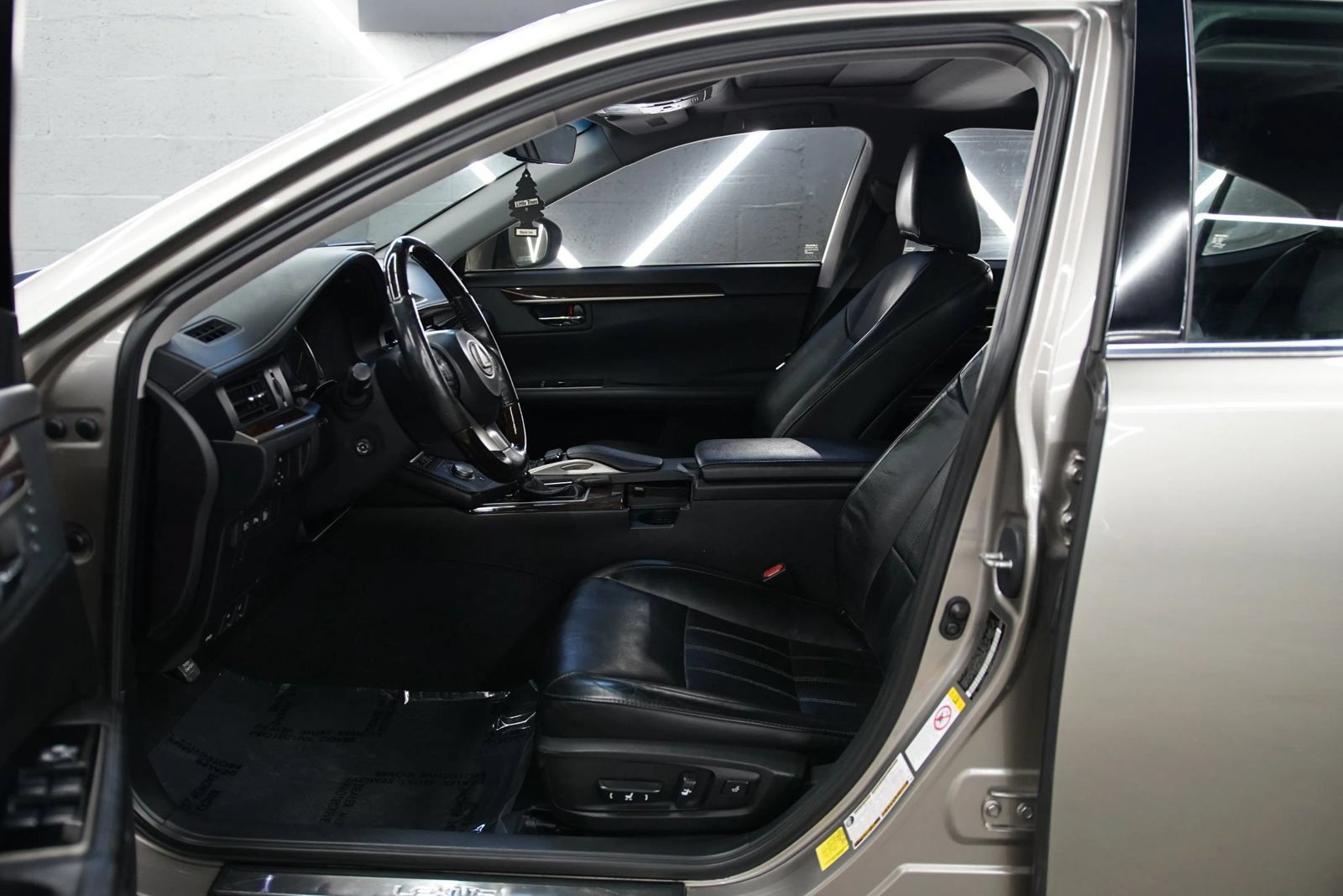 Used 2017 Lexus ES 350 w/ Luxury Package FWD image 10