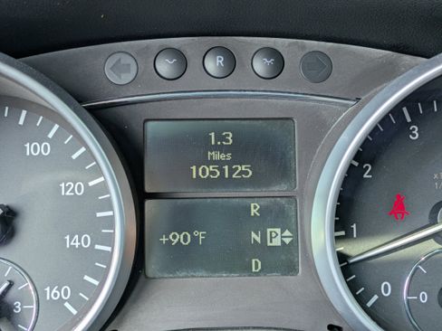 Used 2010 Mercedes-Benz ML 350 2WD image 30