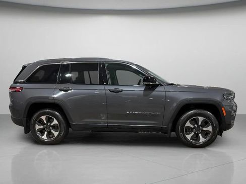 Used 2024 Jeep Grand Cherokee Limited 4xe w/ Luxury Tech Group II image 2