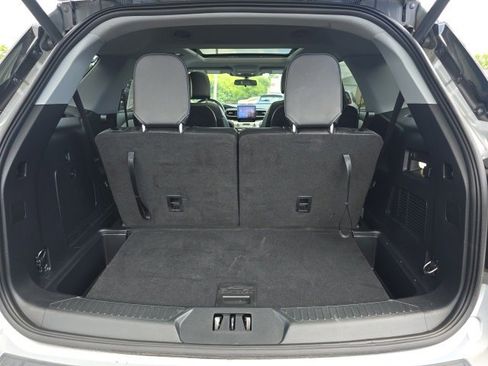 Used 2023 Ford Explorer XLT w/ XLT Sport Appearance Package image 24