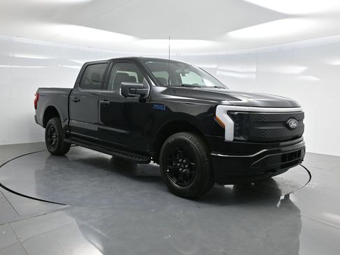 Used 2025 Ford F150 Lightning XLT image 28