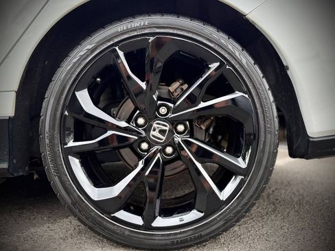 Used 2018 Honda Civic Sport image 14