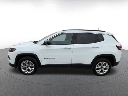 Used 2025 Jeep Compass Latitude AWD/4WD image 9