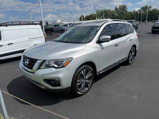 Used 2017 Nissan Pathfinder Platinum w/ Cargo Package AWD/4WD video 1