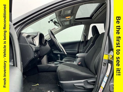 Used 2016 Toyota RAV4 XLE AWD/4WD image 9