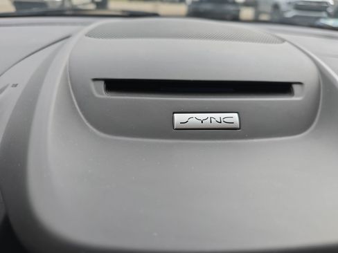 Used 2018 Ford Escape SE w/ SE Sync 3 Package AWD/4WD image 33