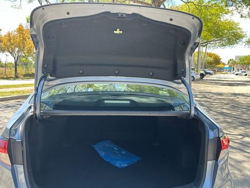 Used 2024 Toyota Corolla LE FWD image 38