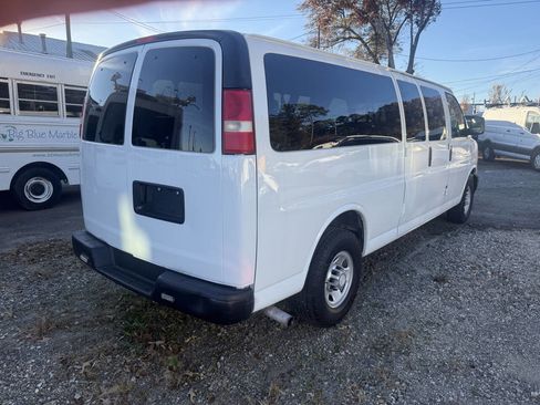 Used 2015 Chevrolet Express 3500 LS image 3