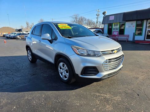 Used 2018 Chevrolet Trax LS image 7