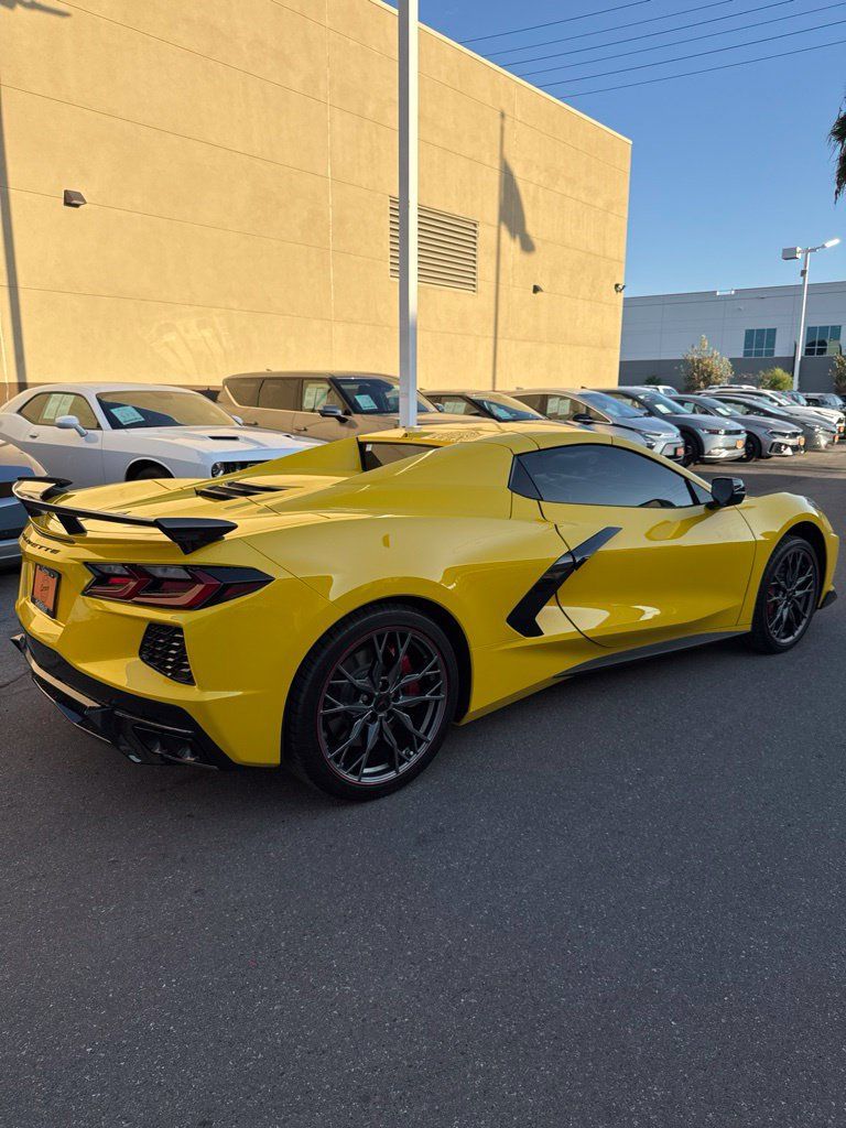 Used 2026 Chevrolet Corvette Stingray Premium Conv w/ Z51 Performance Package RWD image 9