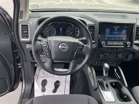 Used 2024 Nissan Frontier SV w/ SV Convenience Package image 10
