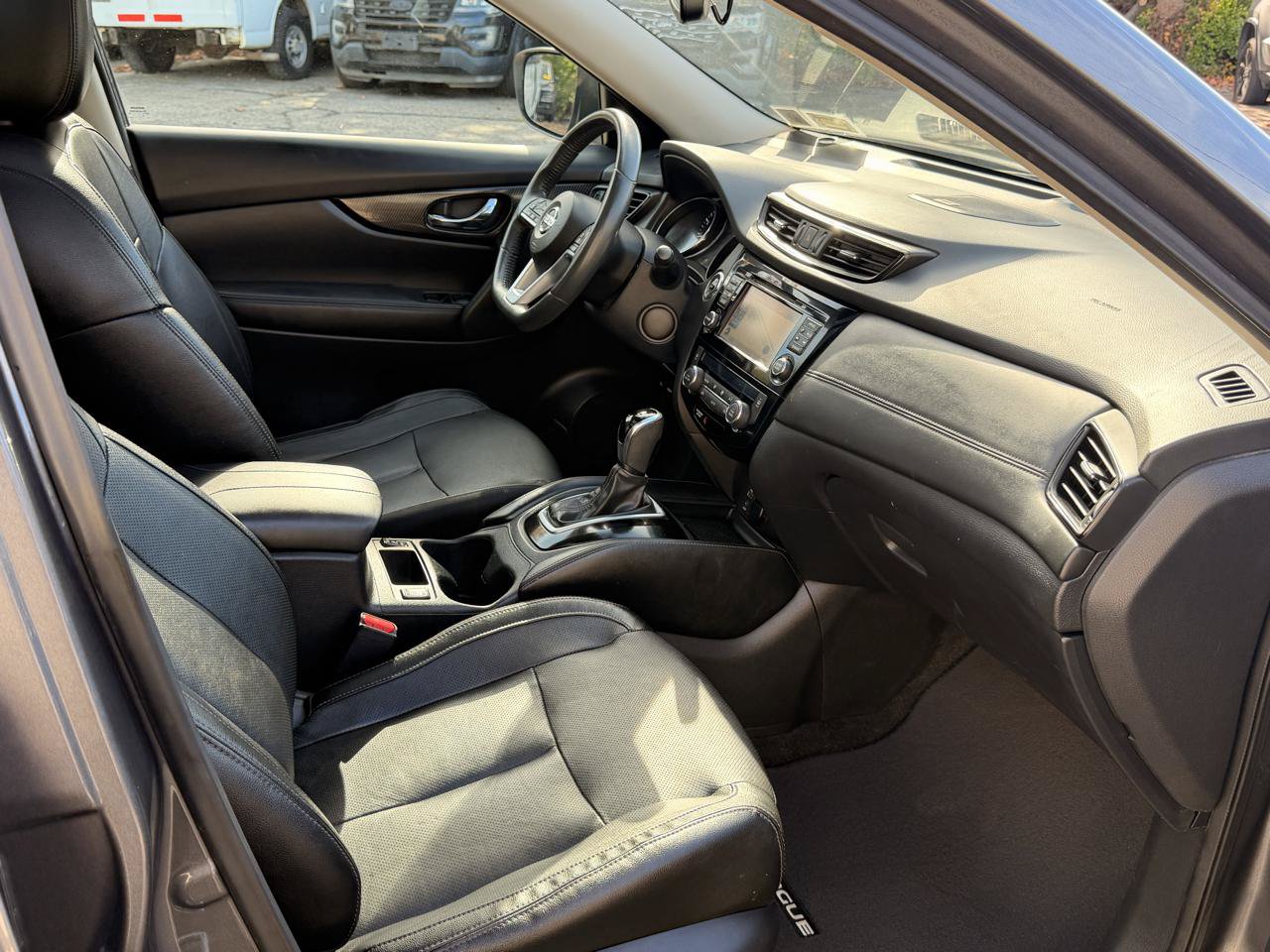 Used 2017 Nissan Rogue SL w/ SL Premium Package AWD/4WD image 29