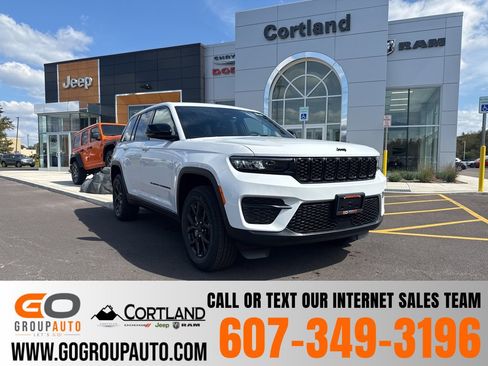 New 2025 Jeep Grand Cherokee Altitude image 1