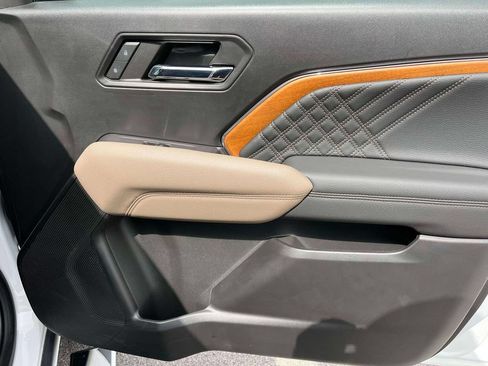 Certified 2023 GMC Canyon Denali AWD/4WD image 19