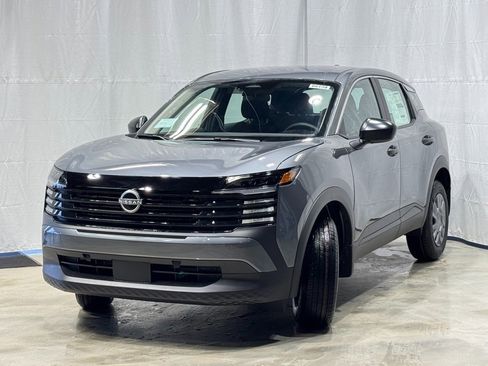 Certified 2025 Nissan Kicks S image 3