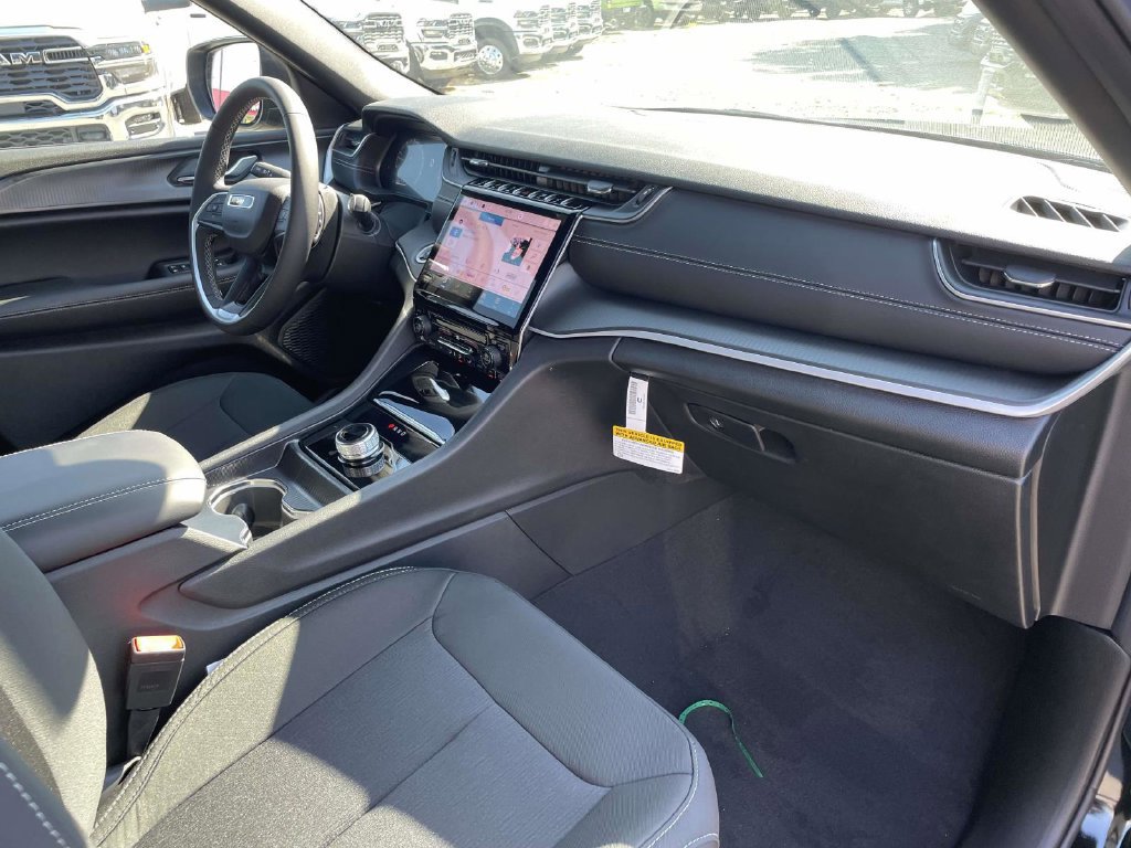New 2027 Jeep Grand Cherokee 4WD image 14