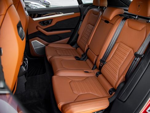 Used 2026 Lamborghini Urus SE image 35