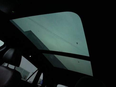 Certified 2022 Volkswagen Atlas Cross Sport SEL Premium R-Line image 34