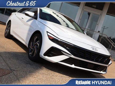 Used 2025 Hyundai Elantra Limited FWD image 7