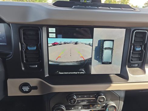 Certified 2023 Ford Bronco Wildtrak AWD/4WD image 17