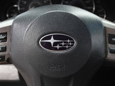 Used 2012 Subaru Outback 3.6R Limited w/ Moonroof Pkg AWD/4WD image 12