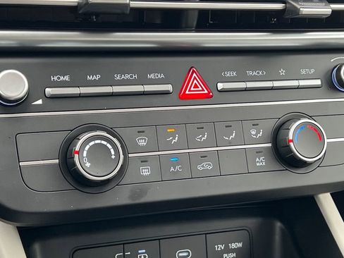 New 2026 Hyundai Tucson SE image 18