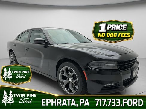Used 2015 Dodge Charger SXT w/ AWD Plus Group image 1