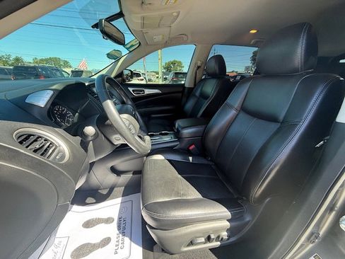 Used 2019 Nissan Pathfinder SL FWD image 5