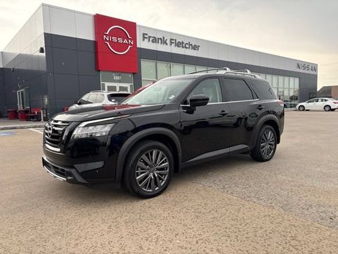 Used 2024 Nissan Pathfinder SL w/ SL Premium Package AWD/4WD image 1
