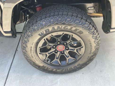 Used 2025 Toyota Tacoma TRD Pro w/ Tow Tech Package AWD/4WD image 9