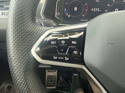 Certified 2024 Volkswagen Tiguan SEL R-Line AWD/4WD image 30