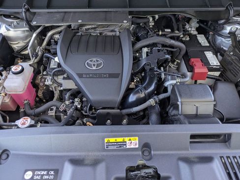 Used 2023 Toyota Highlander L image 35